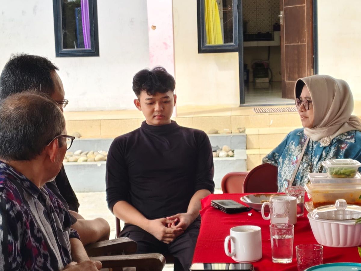 Para Ibu Komunitas Ratu Sinuhun Berbagi untuk&nbsp;Rizieq